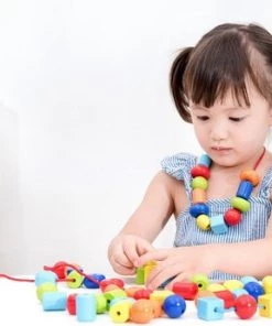 New Classic Toys Educatief Spel Grote Kralen Set In Box -leerzame-spellen Verkoopwinkel 550x345 3