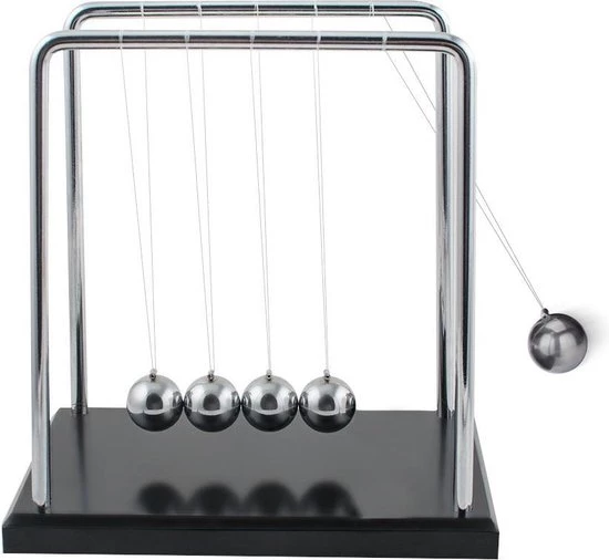 MikaMax Newton Cradle XL - Houten Voet - Metalen Frame - Newton Pendel - Newton Ballen - Ballanceerballen 6 MikaMax Newton Cradle XL - Houten Voet - Metalen Frame - Newton Pendel - Newton Ballen - Ballanceerballen - Afbeelding 4