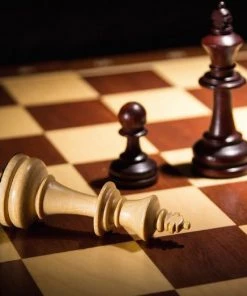 In Round Houten Schaakbord Met Schaakstukken ? Luxe Schaakspel Hout -leerzame-spellen Verkoopwinkel 550x522