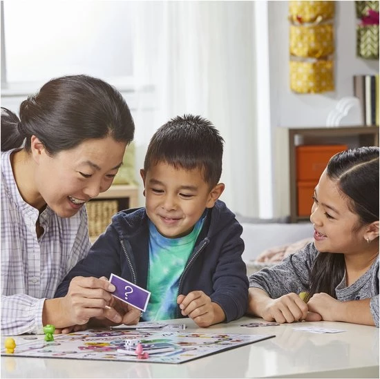 Hasbro Monopoly Discover Mijn Eerste Monopoly - Junior Uitgave English Version (Engelstalig) 6 Hasbro Monopoly Discover Mijn Eerste Monopoly - Junior Uitgave English Version (Engelstalig) - Afbeelding 4