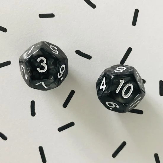 Merkloos Spel | 12-kantige Dobbelstenen | 2x | Zwart & Wit | Tafels Oefenen 3 Merkloos Spel | 12-kantige Dobbelstenen | 2x | Zwart & Wit | Tafels Oefenen
