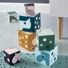 Done By Deer Stacking Cubes Deer Friends Colour Mix -leerzame-spellen Verkoopwinkel 550x550 691