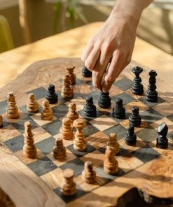 Schaakset Olijfolie & Honing Met Laden - Schaakspel - Schaakstukken - Schaakbord - Schaken - Bordspel - Handgemaakt - Hout - Zwart - Volwassenen & Kinderen - 35 X 35 X 8,5 Cm -leerzame-spellen Verkoopwinkel 550x825 55